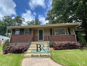 Building Photo - 3BR/1Bth with Covered Patio and Large Stor...