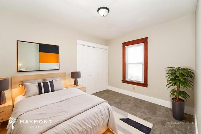 Building Photo - 3-Bedroom Lorain Home