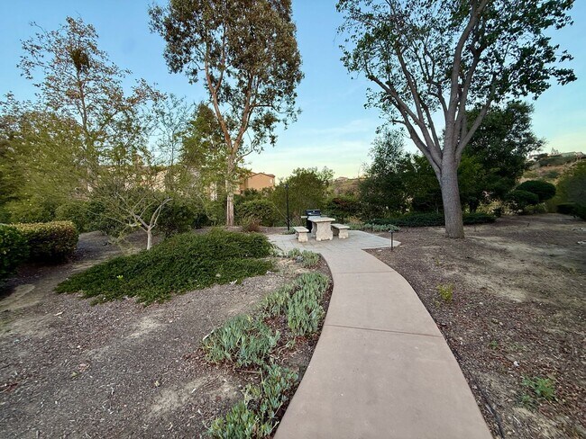 Building Photo - Spacious and Modern 2BR Condo in UTC, San Diego