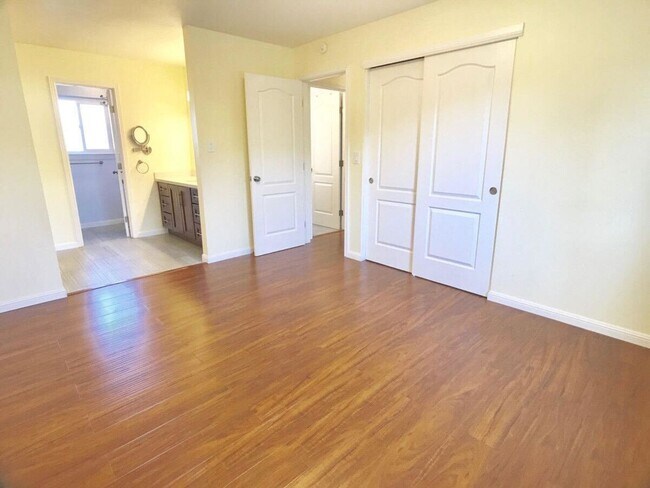 Building Photo - 2803 Dowe Ave
