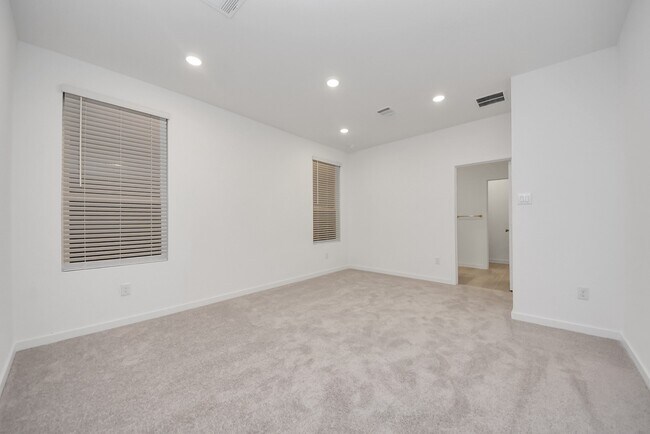 Building Photo - 904 Capracotta Dr