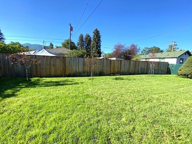 Building Photo - 343 W Sussex Ave