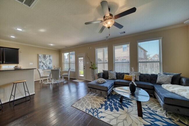 Building Photo - 6303 Wood Creek Ln