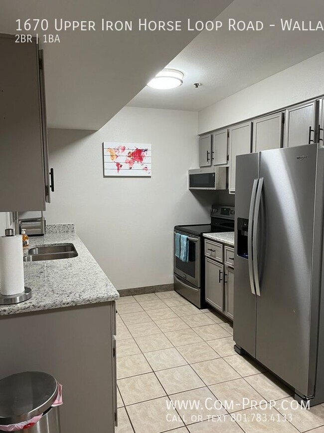 Building Photo - Remodeled  Fully Furnished 2 bedroom Apt i...