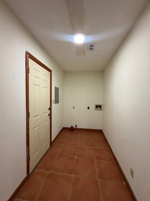 Building Photo - 1301 W Duranta Ave
