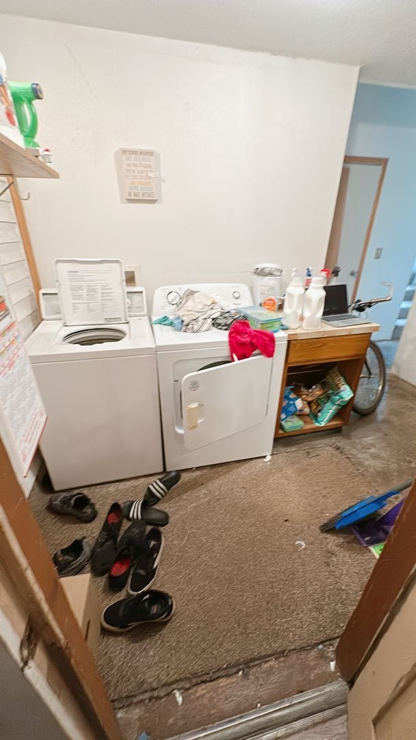 Building Photo - PRELEASE: 5 bdrm/2 bath in York neighborhood