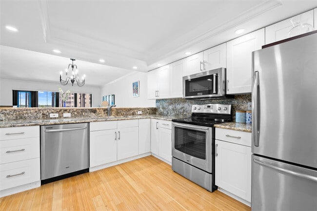 Building Photo - 5100 N Ocean Blvd