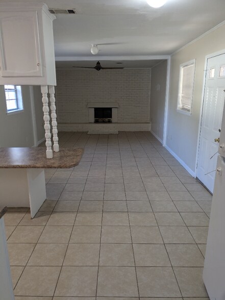 Building Photo - 1561 Repoll Rd