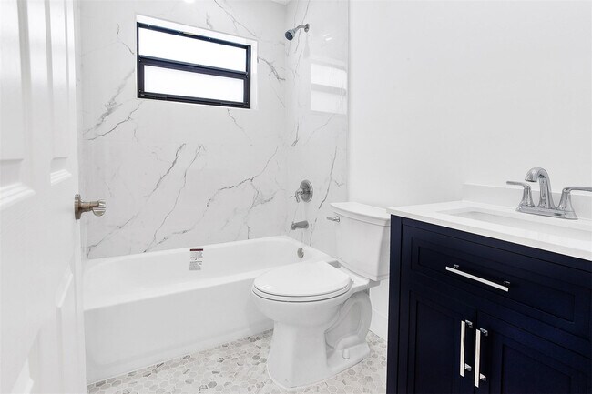 Building Photo - 391 NW 58th Ave