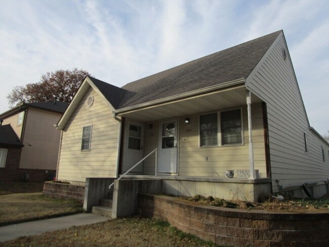 Primary Photo - 928-928 Osage St