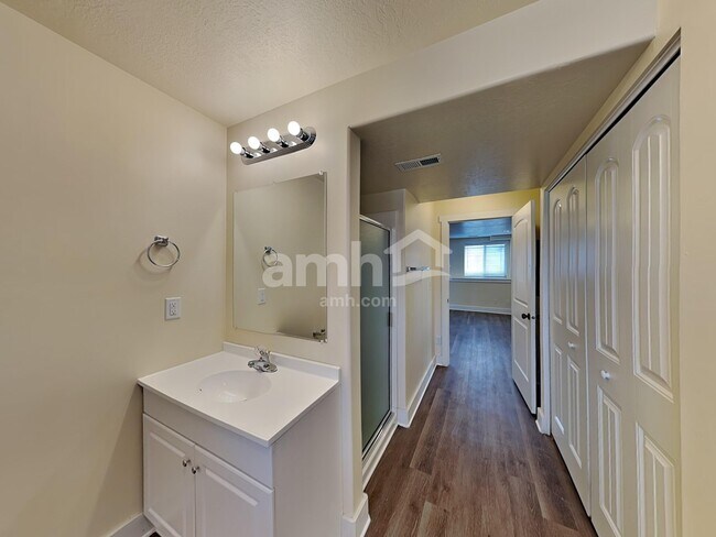 Building Photo - 4915 W 150 N