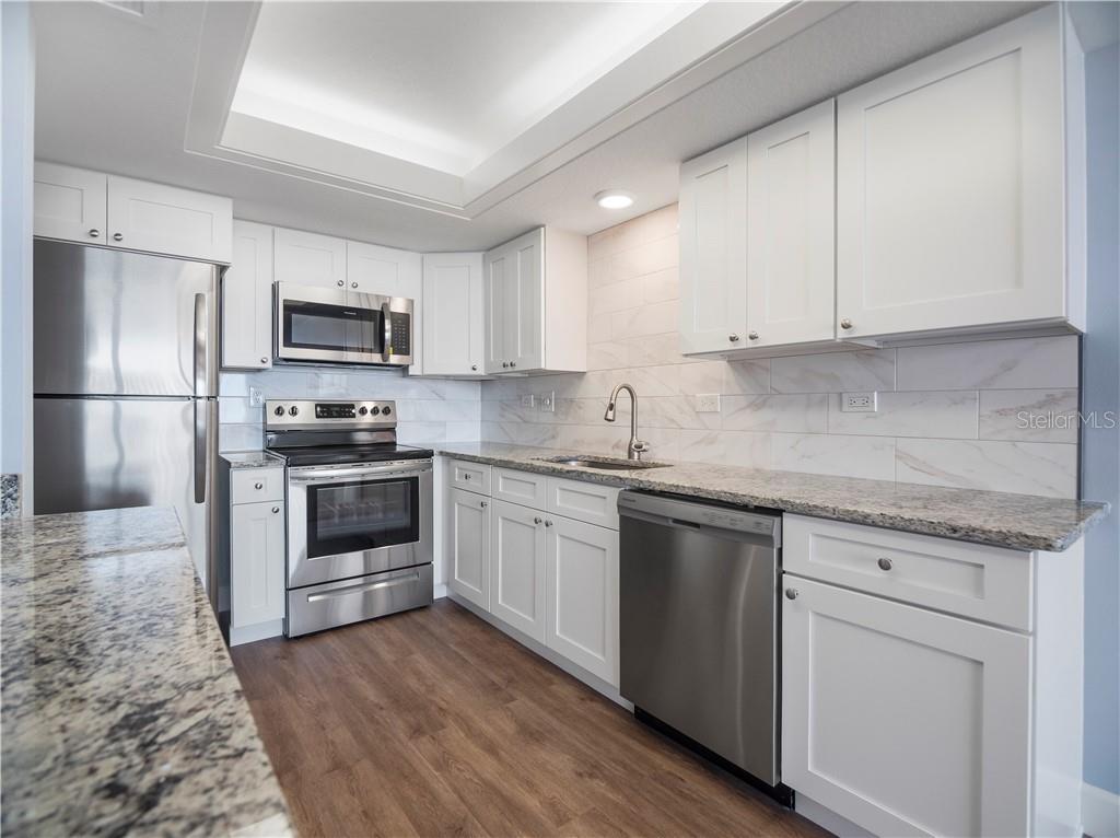 Building Photo - 450 Treasure Island Cswy