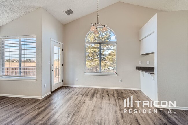 Building Photo - 995 Cobblestone Dr