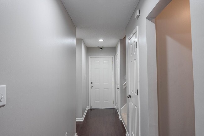 Building Photo - 9716 Tucker Creek Cove