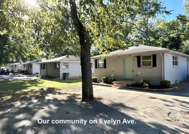 Building Photo - 1641 A Evelyn Avenue