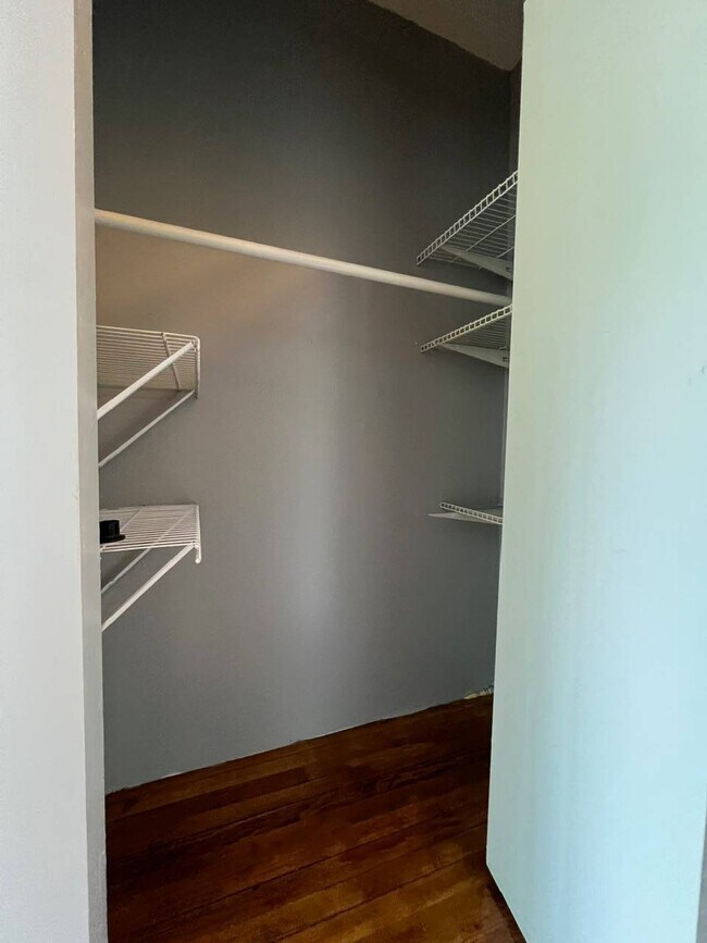 Building Photo - 27 Alton Pl