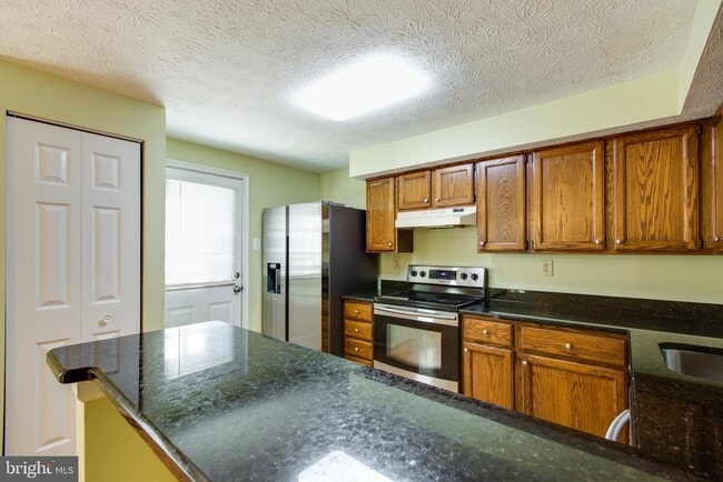 Building Photo - 7805 Edmunds Way