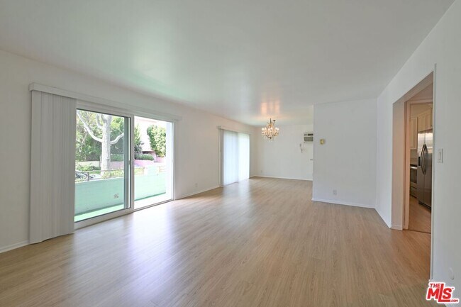 Building Photo - 1128 Rexford Dr