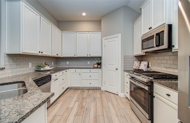 Building Photo - 19029 Villa Ln