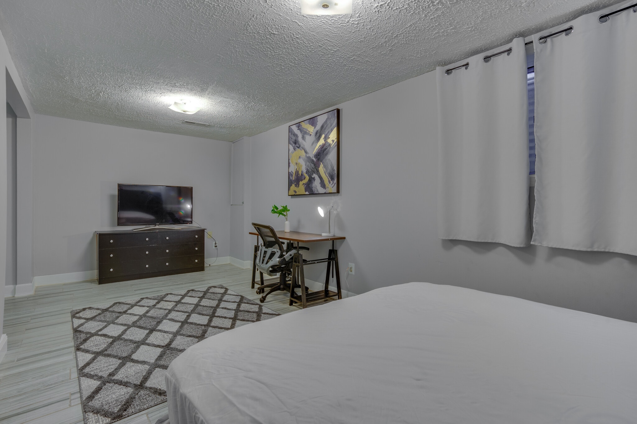 Building Photo - 3030 Ellenwood Dr