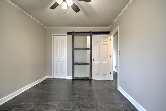 Building Photo - 108 Cottonwood Dr