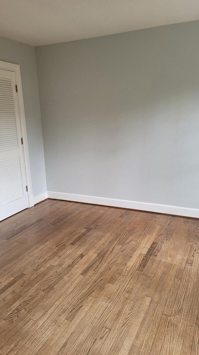 Second bedroom - 164 5th St NE