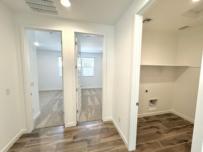 Building Photo - MOVE IN READY! New 5-Bedroom Home in Goody...
