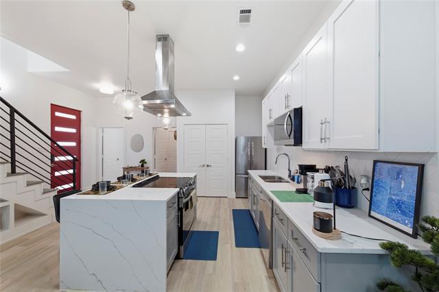 Building Photo - 2406 Merlin St