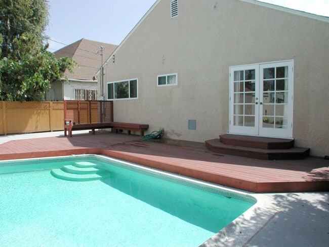 Building Photo - 203 S Stanley Dr