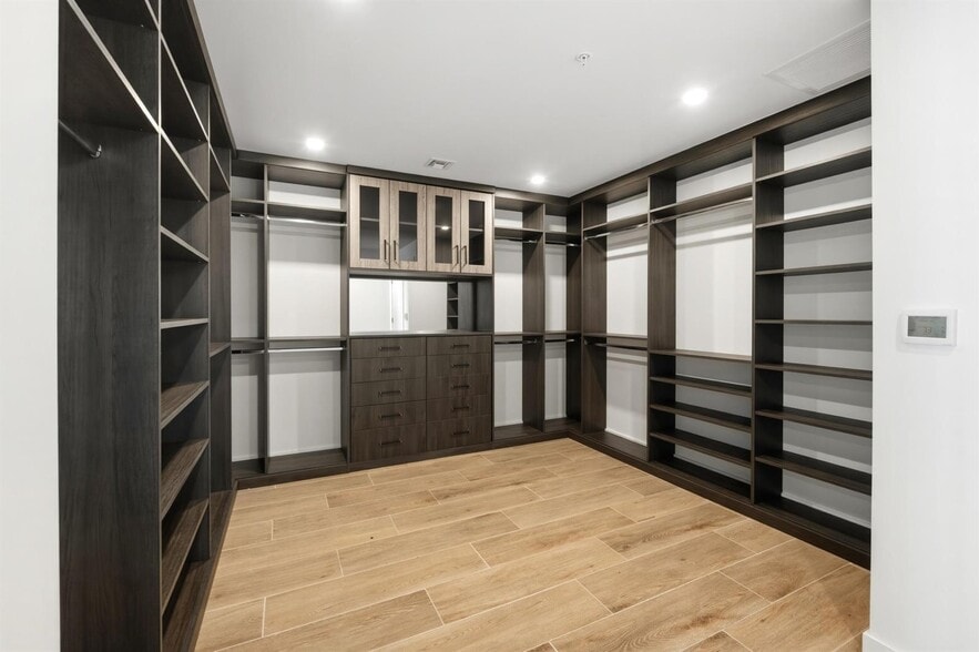 Building Photo - 900 N Ocean Blvd