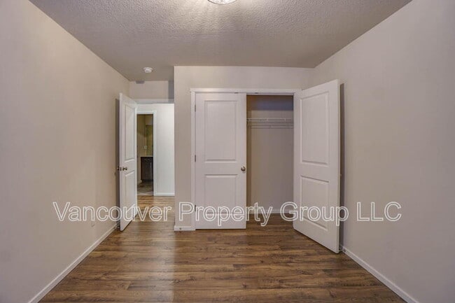 Building Photo - 4945 NE 24th Ave