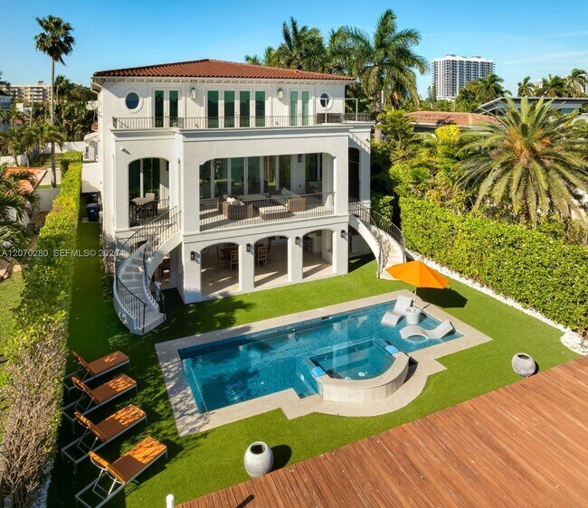 Building Photo - 1460 S Treasure Dr