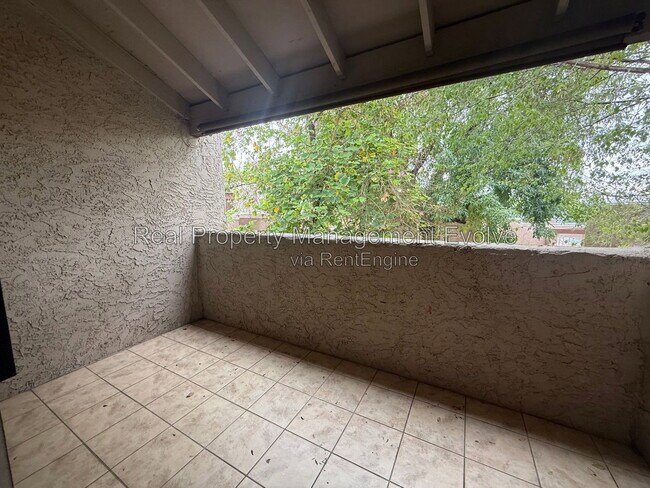Building Photo - 4554 E Paradise Village Pkwy N