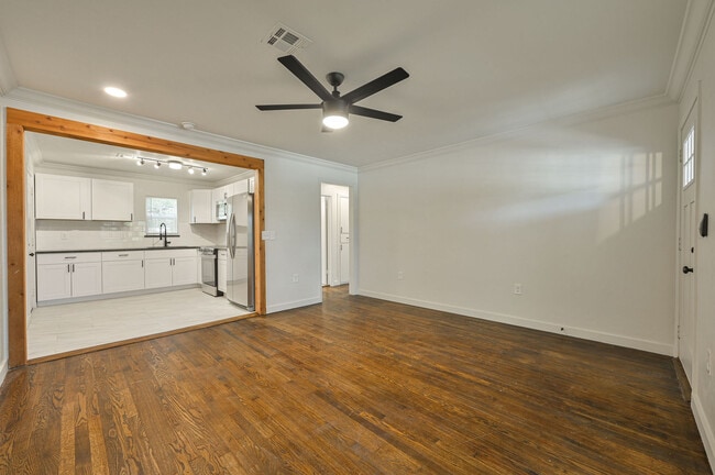 Building Photo - 1125 SW 47th St