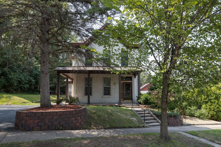 Building Photo - 799 Oakdale Ave