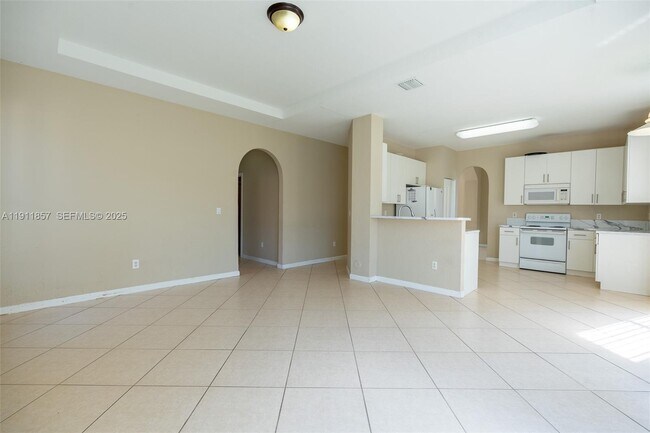 Building Photo - 1770 NE 37th Pl