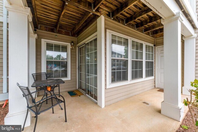 Building Photo - 8091 Lacy Dr