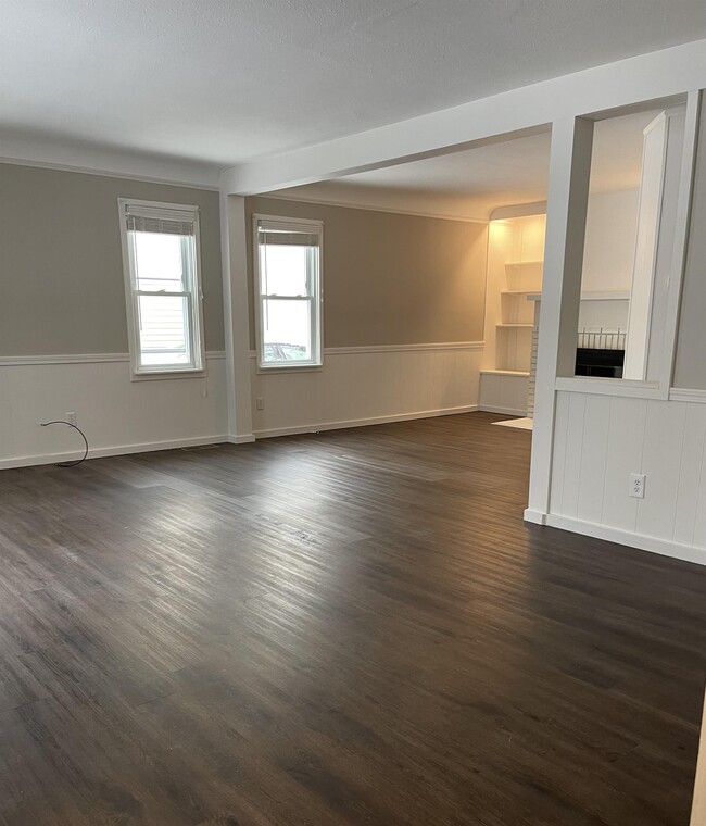 Building Photo - 610 Parkside Dr