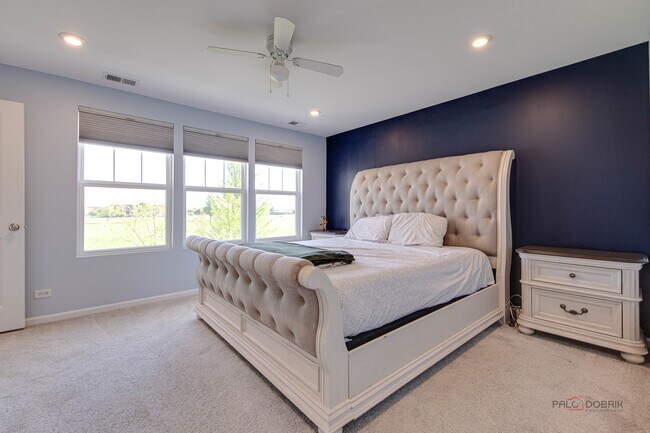 Building Photo - 573 Watercress Dr