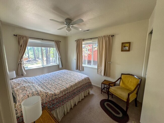 Building Photo - Rental In Munds Park