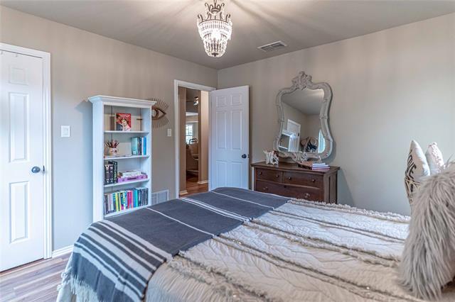 Building Photo - 911 Meadowlark Ln