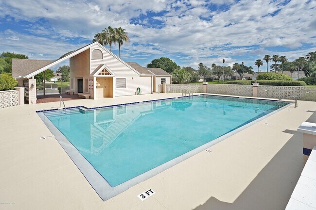 Building Photo - 840 Ridge Lake Dr
