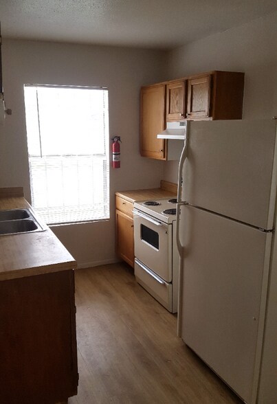 Building Photo - 536 J St