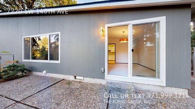 Building Photo - 7220 SW 140th Ave