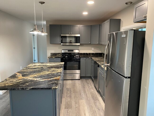 Building Photo - 313 S Main St