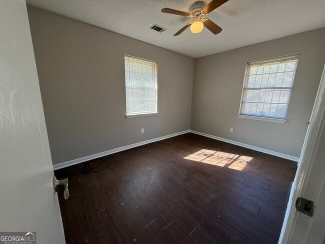 Building Photo - 7 W Park Ct