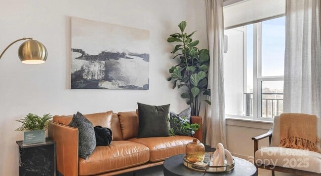 Building Photo - 1133 Harding Pl