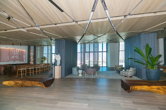 Building Photo - KOULA 2b2b1pkg Ready to Move In!