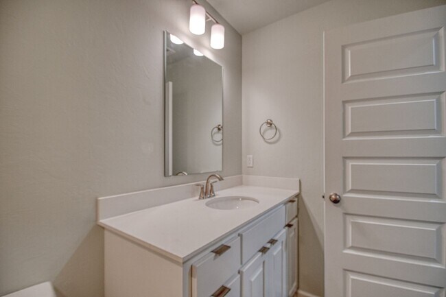 Building Photo - New Construction in Varenna Landing! Storm shelter and lawn care included!