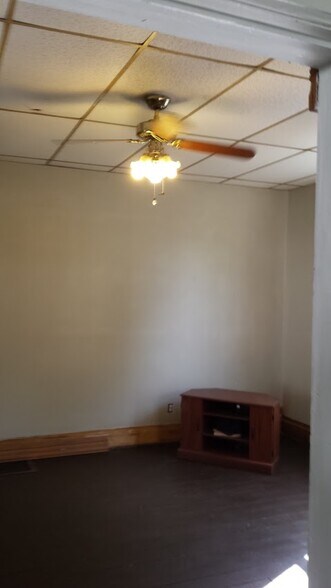 Building Photo - 137 George St